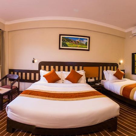 Hotel Kausi Pokhara Buitenkant foto
