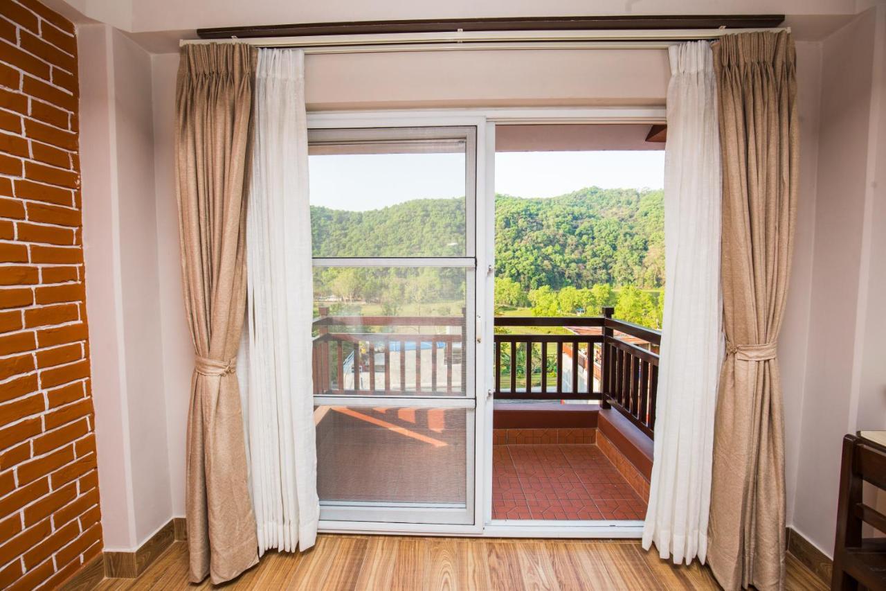 Hotel Kausi Pokhara Buitenkant foto