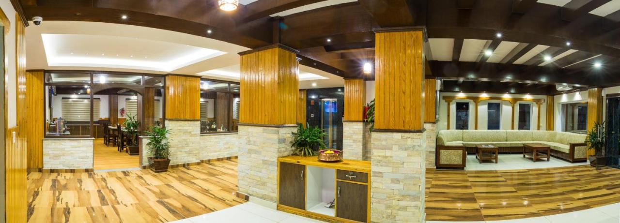 Hotel Kausi Pokhara Buitenkant foto